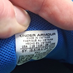 Under Armour Charged Assert 9 Bright Blue Running Sneakers Athletic Size 6