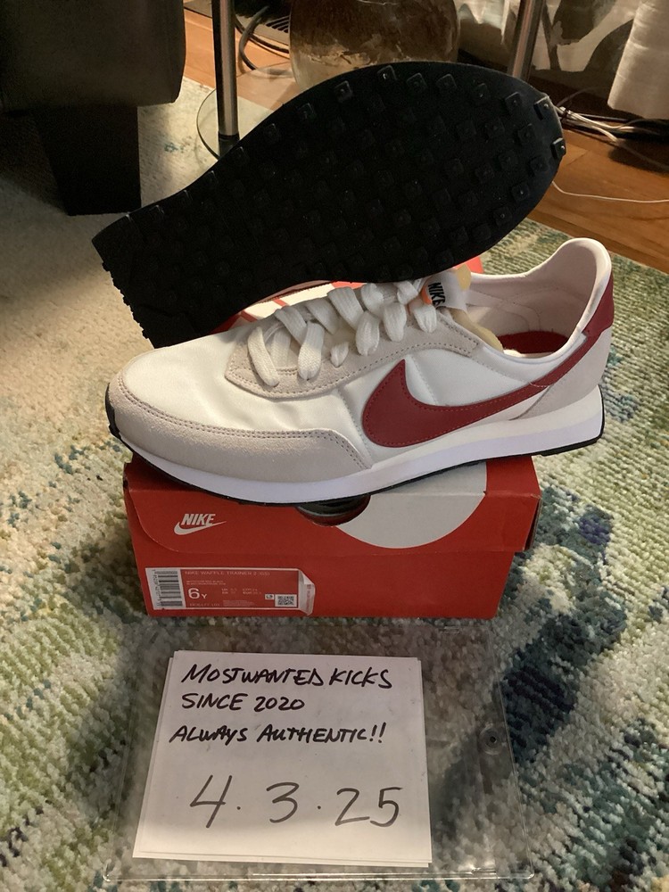 DS 2021 Nike Waffle Trainer 2 White Gym Red Black Grade School Sz 6Y