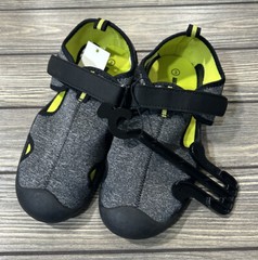 Wave Zone Kids Gray Black Green Shoes NWT Size 3