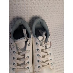 Disney Mickey and Minnie Mouse White Low Top Sneakers Kids Size 4 C4 831674