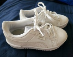 PUMA Unisex White Caven 2.0 Mid Top, Child’s Size 12.5 EUC