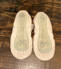 Capezio Juliet Leather Split-Sole Child Ballet Slipper Soft Pink 7-1/2 W