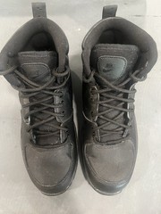 Size 5.5 (GS) – Nike Manoa High Black