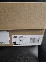 UGG K Bailey Button II Black Snow Boots Kids Size 6 Shearling Button Accent