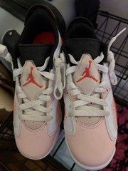 Jordan Air Jordan 6 Retro Low Kids Sneaker 4.5 Pink/White/Black/Red