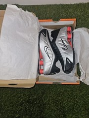 Size 6.5Y – Nike Shox R4 Metallic Silver Picante Red Sneaker CW2626-005 (GS) NEW