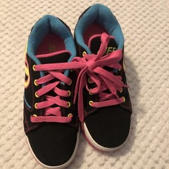 Heelys Size 2 Girls Pink Blue Yellow Black Skater Shoe Wheels Great Shape