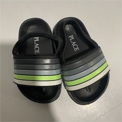 The Children’s Place Unisex Kids Slide Sandals Striped Logo Black Green Gray