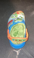CROCS Kid’s Super Mario Yoshi Lined Clogs – Child size 8 LEFT CROC ONLY