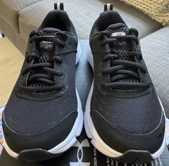 Under Armour Boys BGS Assert 10 Black / White Sneakers Size 5Y