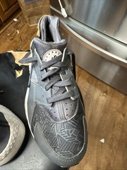 Nike Huarache Run SE (GS) fits Women’s US 6. 5 Grey 904538-001