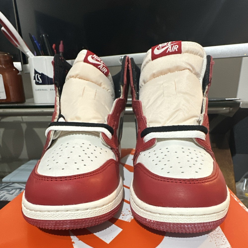 Jordan Air Jordan 1 Retro High OG GS Varsity Red Black 6Y Unisex Kids