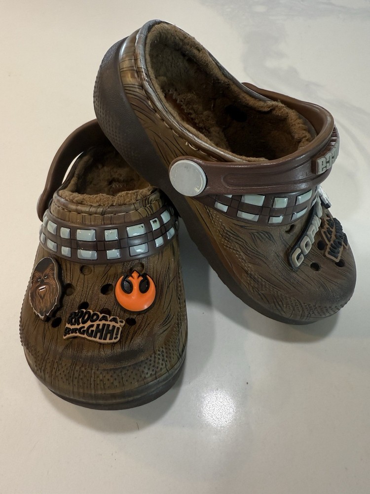 Crocs Classic Lined Chewbacca Star Wars Unisex Kids Brown Faux Fur Clog Shoes C7