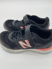 New Balance Kids 680 V6 Hook and Loop Running Shoe | 4.5 Youth US