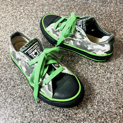 Converse All Star Little Kids Size 10.5 Low Top Camo Canvas Sneaker Shoe Lace Up