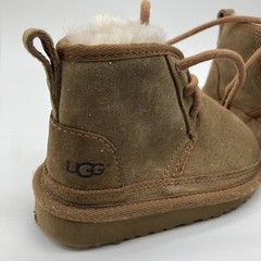 UGG Kids Neumel II Lined Tan Suede Boots 1017320T Sz 7 Boys/Girls