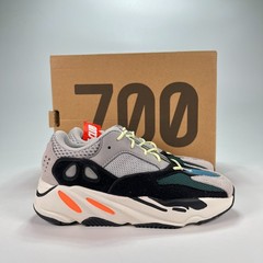 Adidas Yeezy Boost 700 Solid Grey Chalk Fashion Sneakers FU9005 Youth Size 1.5Y
