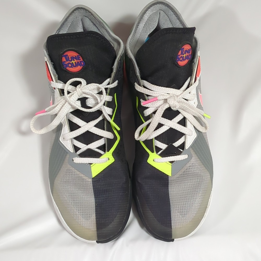 Nike LeBron 18 Tune Squad Space Jam Low Top Basketball Sneaker Kids US 12