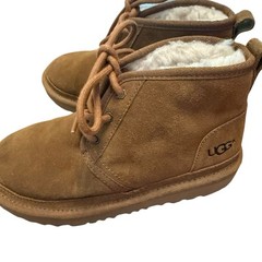 UGG Kids Neumel II Suede Boots Size 2 New