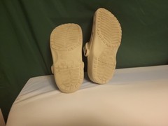 🔥CREAM Crocs Size J 4