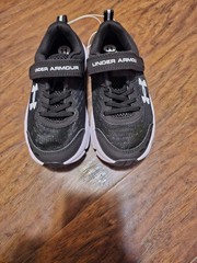 Under Armour Charged Assert Kids Sneakers Black/White Hook & Loop Size 11