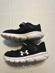 Under Armour Assert 9 AC Youth Running Shoes Sz 8K Black Hook & Loop Sports