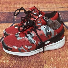 Heelys Youth Size 4 Red Camo Roller Skate Shoes