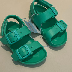 Cat & Jack Size 5 Strap Back Jelly Sandals Kelly Green Summer Beach Pool NWT
