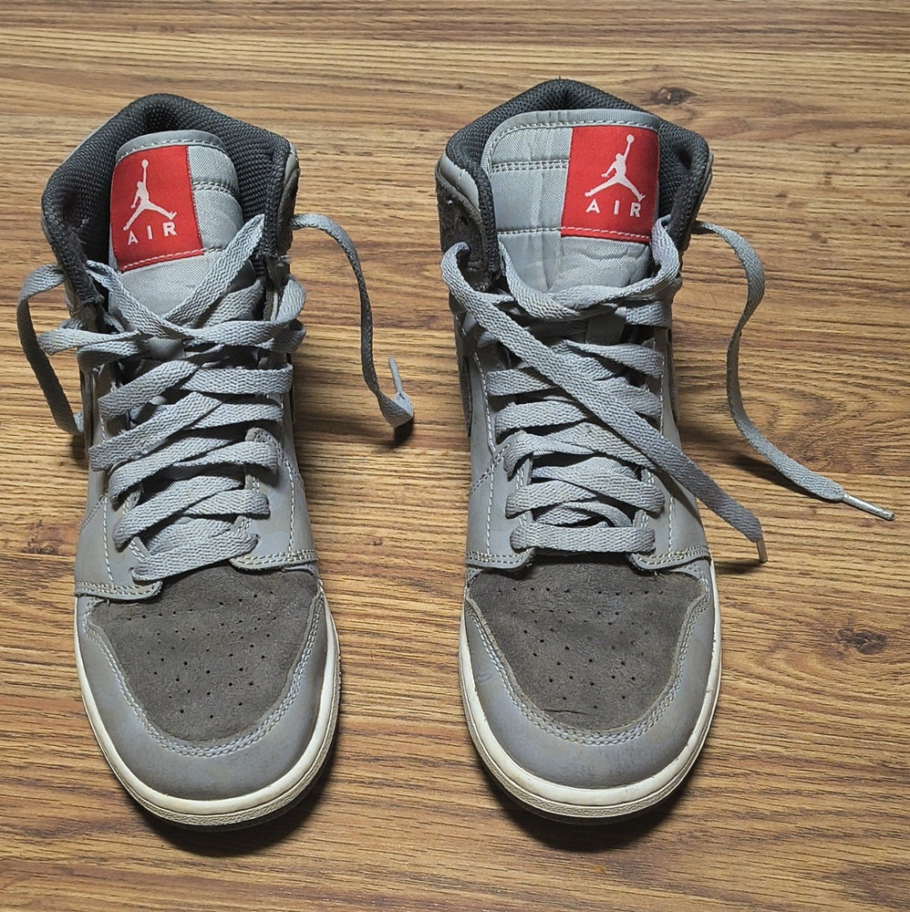 Jordan Air Jordan 1 Gray Mid Top Leather Sneakers Kids US 6.5Y EU 39