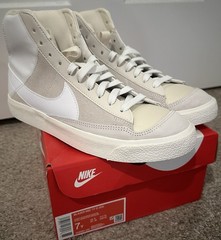 Nike Blazer Mid ’77 D (GS) High Top Leather Sneakers White/Beige US 7Y