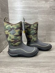 Muck Kid’s Hale Boot – Black/Linear Camo Sz 4