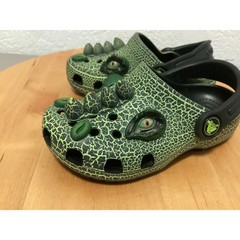 Crocs Clogs Kids Size C9 Green Dinosaur 3D Eyes Spikes Reptile Print Slip On