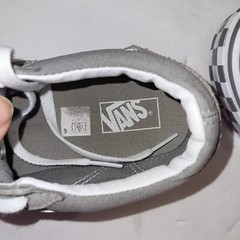 Vans Off The Wall Sneakers Juniors Sz 5 Gray with White Mid Sole & Silver Stripe