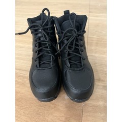Nike Manoa Leather Boots Triple Black Kids Youth Size 4Y Hiking Boots