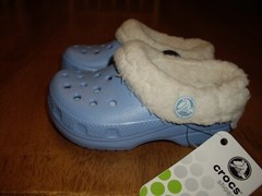 NEW Child Size C 6-7 Crocs Mammoth Kids Slip On Light Blue w Fuzzy Lining TWINS
