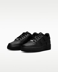 Nike Air Force 1 LE Size 5.5 Youth. Black