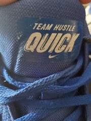 Nike Team Hustle Quick2 GS Running/Basketball Shoes CQ9438-400 Sizec 6Y