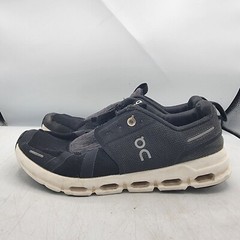 On Cloud Sky Running Kids Size 5.5 Black White Athletic Sneakers Shoes School