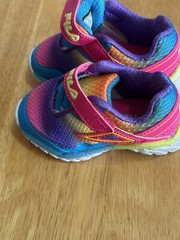 Fila Rainbow Small Child Size 6 Preowned
