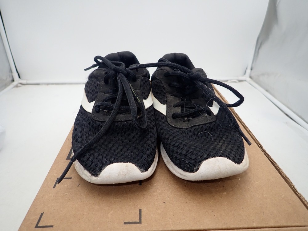 (A) Black mesh running shoes kids size 13