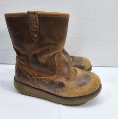 Kids UGG Brown Leather Shearling Lined Winter Boots Size 11