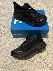 Hoka Y Clifton 10 Black/Black Big Kid size 4.5MD (1168860/BBLC)