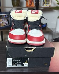 Size 1 (PS) – Jordan 1 Retro OG High Chicago Lost & Found