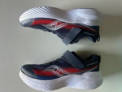 Saucony Kinvara 14 Size 12.5 M Hook and loop Kids running Navy lightweight New