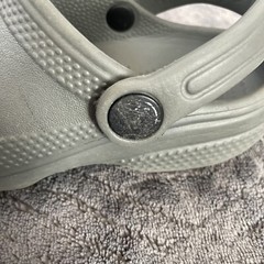 crocs iconic comfort clogs Kids Size 9 Gray Sandal Slide Slip On