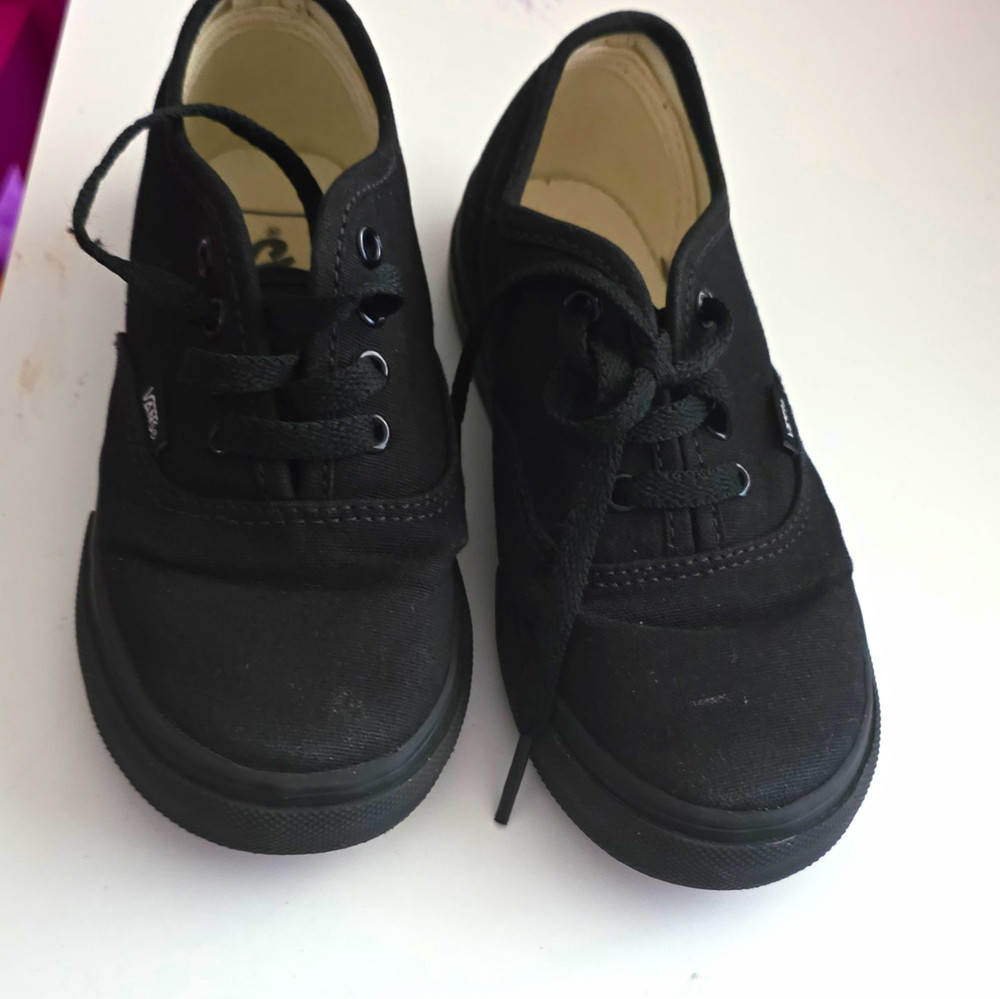 VANS Authentic Black Canvas Low Top Lace-Up Sneakers Kids US 9 EU 25.5