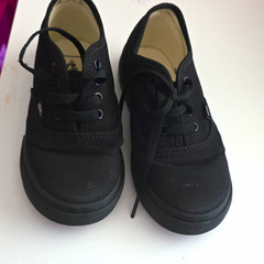 VANS Authentic Black Canvas Low Top Lace-Up Sneakers Kids US 9 EU 25.5
