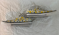 Converse Chuck Taylor kids Size US13 / EUR 31 Lemon Sneakers Shoes Low Top White