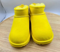 Big & Little Kid’s UGG Classic Ultra Mini Canary size 4