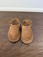 UGG Goldenstar Clogs In Chestnut Brown Kids Size 6 Toddler